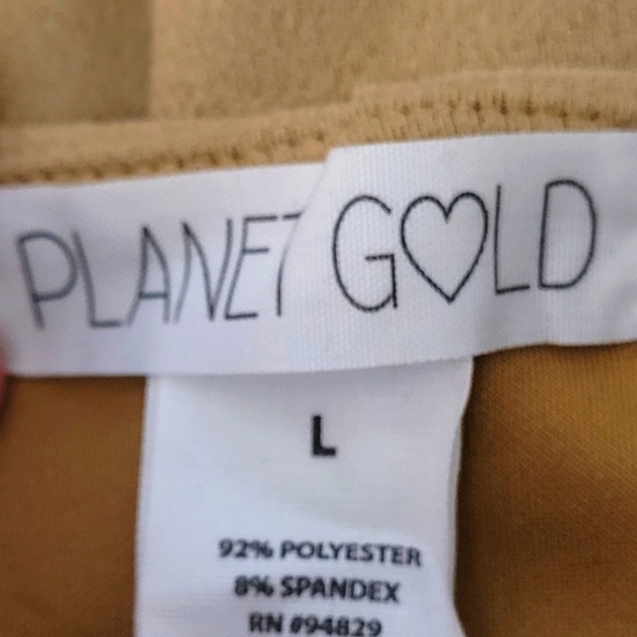 Beatiful dress and women top . - Picture 6 of 10